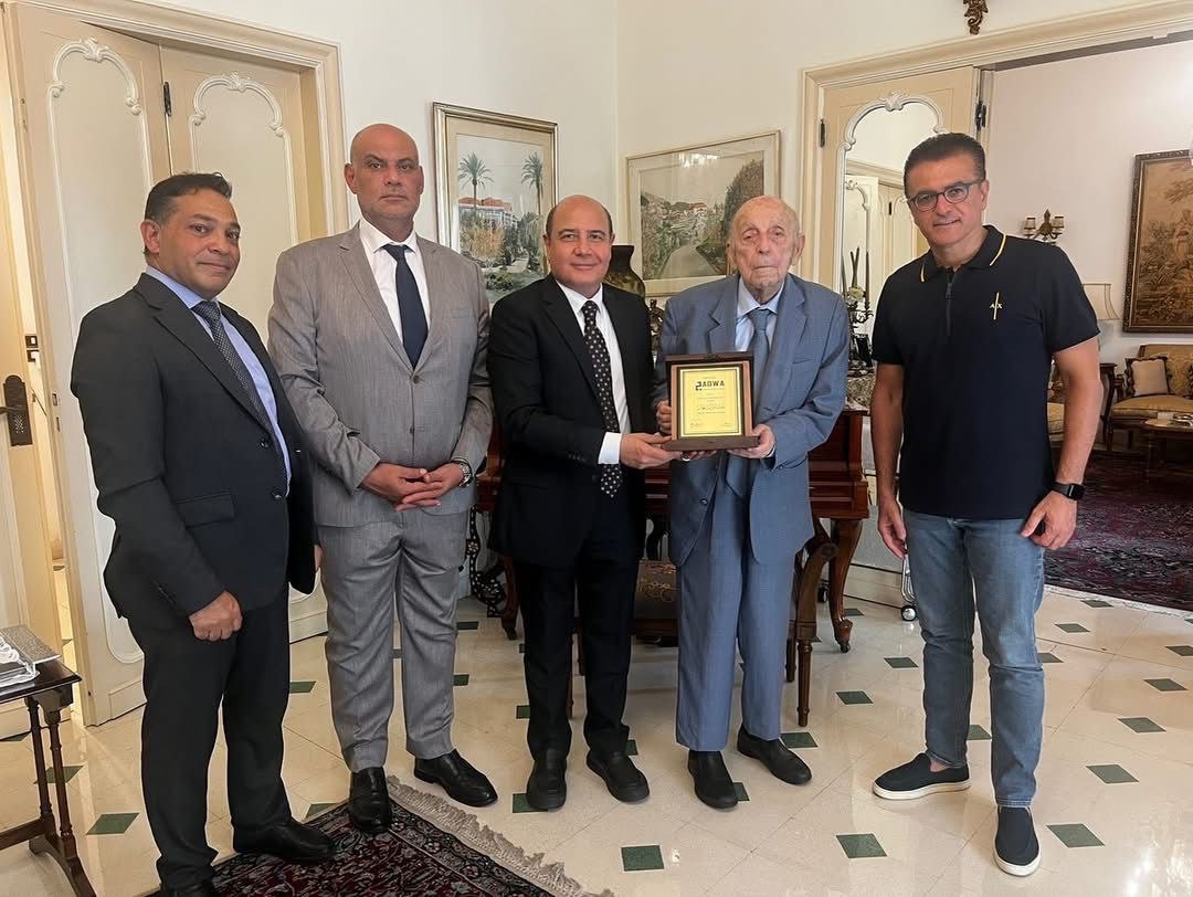 الأمين العام السابق لمجلس الوزراء الأستاذ هشام الشعار